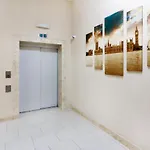 Modern In The Center In A New Building Apartment
